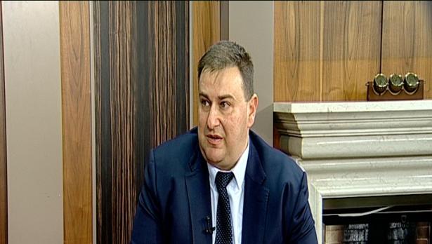 "Щрихи от утрото" (1.11.2017) - Каква е ролята на политиците за поддържането на висок национален дух?
