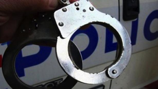Задържаха 39-годишен варненец, отправял заплахи към майка си и брат си