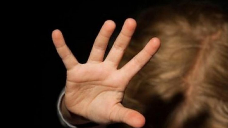 Оставиха в ареста обвиняем, извършил блудствени действия с дете