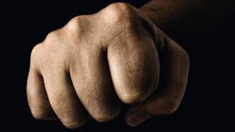 Мъж преби приятелката си във Варна