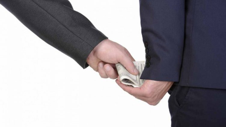 Няма напредък в борбата с корупцията