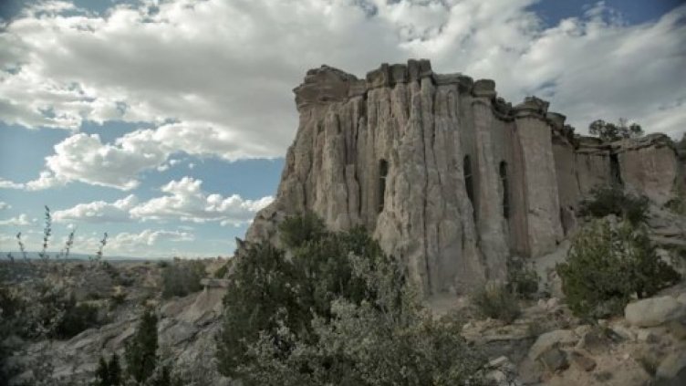 Ужаси край Карлуково: Пещерняци спасиха кучета, погребани живи