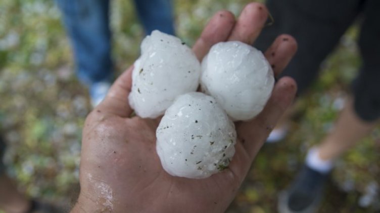 Градушки и гръмотевични бури, жълт код за 4 области