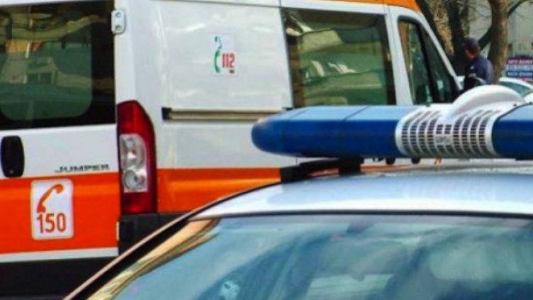 Двегодишно дете и мъж загинаха в катастрофа край Попово