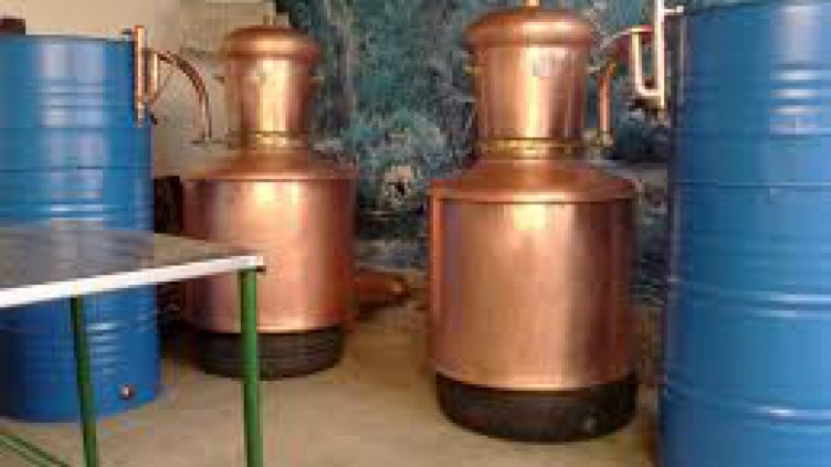 Митничари пак пипнаха нелегален алкохол в Карабунар