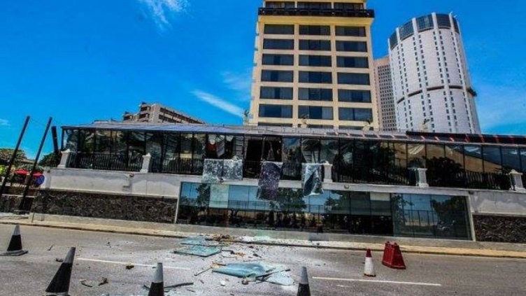Въвеждат полицейски час в Шри Ланка заради експлозиите