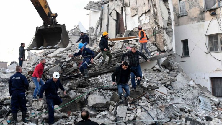 Даваме 200 000 лева хуманитарна помощ на Албания след земетресението