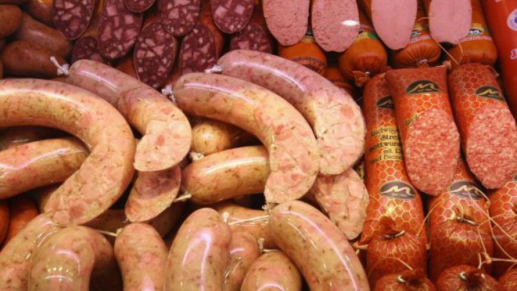 Извадиха списък с обектите, вземали месо от заразената транжорна