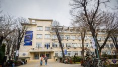 Вдигат стипендиите и заплатите в Медицински университет – Варна