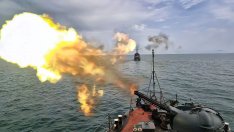 Военноморските сили провеждат учения в Черно море (СНИМКИ)