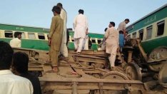 Тежка влакова катастрофа в Пакистан