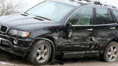 Предпразнично: Младеж заби BMW Х5 в мантинелата на "Тракия", загина авера му