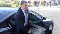 Назначиха спорен бивш военен министър за временно управляващ посолството в Украйна