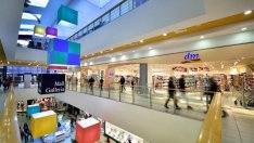 С около 80% е спаднал оборотът на ресторанти и молове заради зеления сертификат