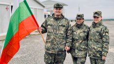 Български военни медици посрещат Трети март в Косово и Антарктида