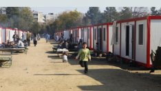 Центровете за бежанци у нас се "пукат по шевовете"