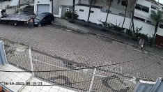 Това определено е най-лошият ден на този бездарен шофьор на "паяк" ВИДЕО