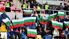 Отупахме бракята насред Скопие. И не се стърпяха – освиркаха химна!