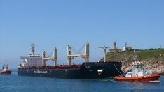 17 български моряци бедстват на украинско пристанище