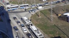 Катастрофа с автобус предизвика транспортен колапс във Варна (СНИМКИ)