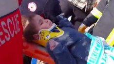 След 150 часа: Извадиха две деца от руините в Турция