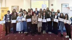 ВУЗФ и СБУ връчиха Годишните награди за образование по икономика в средните училища