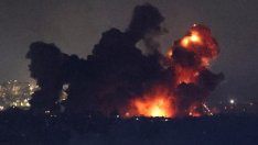 Израел бомбандира международното летище в Бейрут