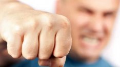 Пиян влетя и вилня в болница в Добрич. Строши стъкло, рани санитарка