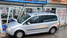 Ван се вряза в барака на "Колхозния пазар" 