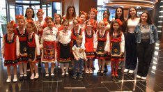 Варненчетата от Народен хор „Българче“ поздравиха с песен Нина Николина