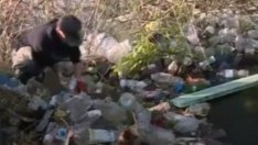 Доброволци от Варна почистват река Девня (ВИДЕО)