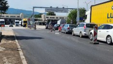 Засилен е трафикът на граничния пункт "Кулата" 