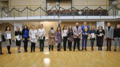 15 млади учители получиха отличия от община Варна за добър старт в професията