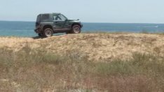 Санкционират 111 собственици на коли, паркирали върху дюни във Варненско