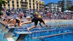 400 деца участваха в турнир по плуване във Варна