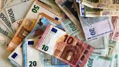 Еврото и рублата бележат спад