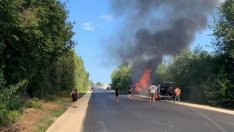 Микробус се запали край Тополи, шофьорът изгоря