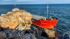 МОСВ: Заседналият кораб е замърсил Черно море