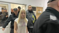 Отделиха Даниел - Емили в самостоятелна килия