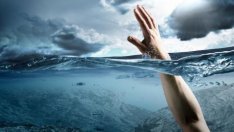 Драма: Тийнейджър се удави, но спаси от смъртта 4-годишното си братче