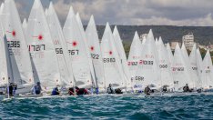 Силен вятър и високи вълни в борбата за медалите на Европейското по ветроходство във Варна