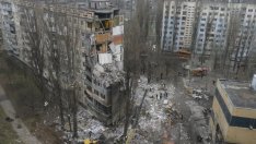 Руска бомба падна до жилищен блок в Херсон