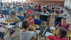 Наградиха победителите в 50-тия детски турнир по шах "Морско конче"