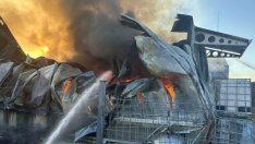 Огромен пожар лумна в промишлената зона на Карнобат