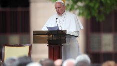 Ватикана обяви "джендър теорията" за "опит да се унищожи природата"