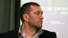 Кубрат Пулев дарява половината си хонорар за медиците