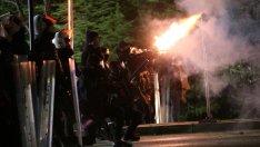 Сблъсъци между протестиращи и полиция в Истанбул