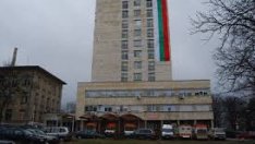 Съдят семейство, нападнало лекар, за да прегледа по-бързо детето им