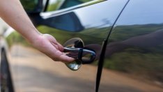 Внимание: Крадат чанти от коли, спрели на светофар във Варна