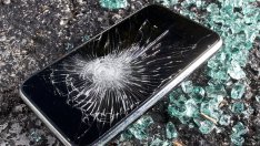 Варненска тийнейджърка разби айфона на новата на бившия си